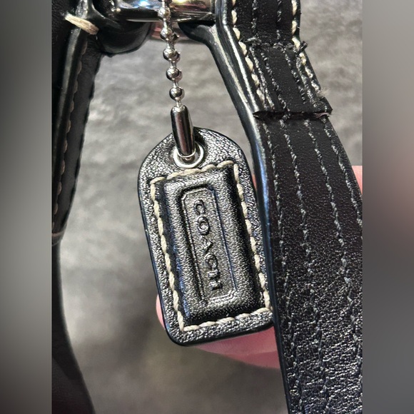 Coach Soho Black Leather Shoulder Hobo w/ Silver Hardware - Picture 5 of 11